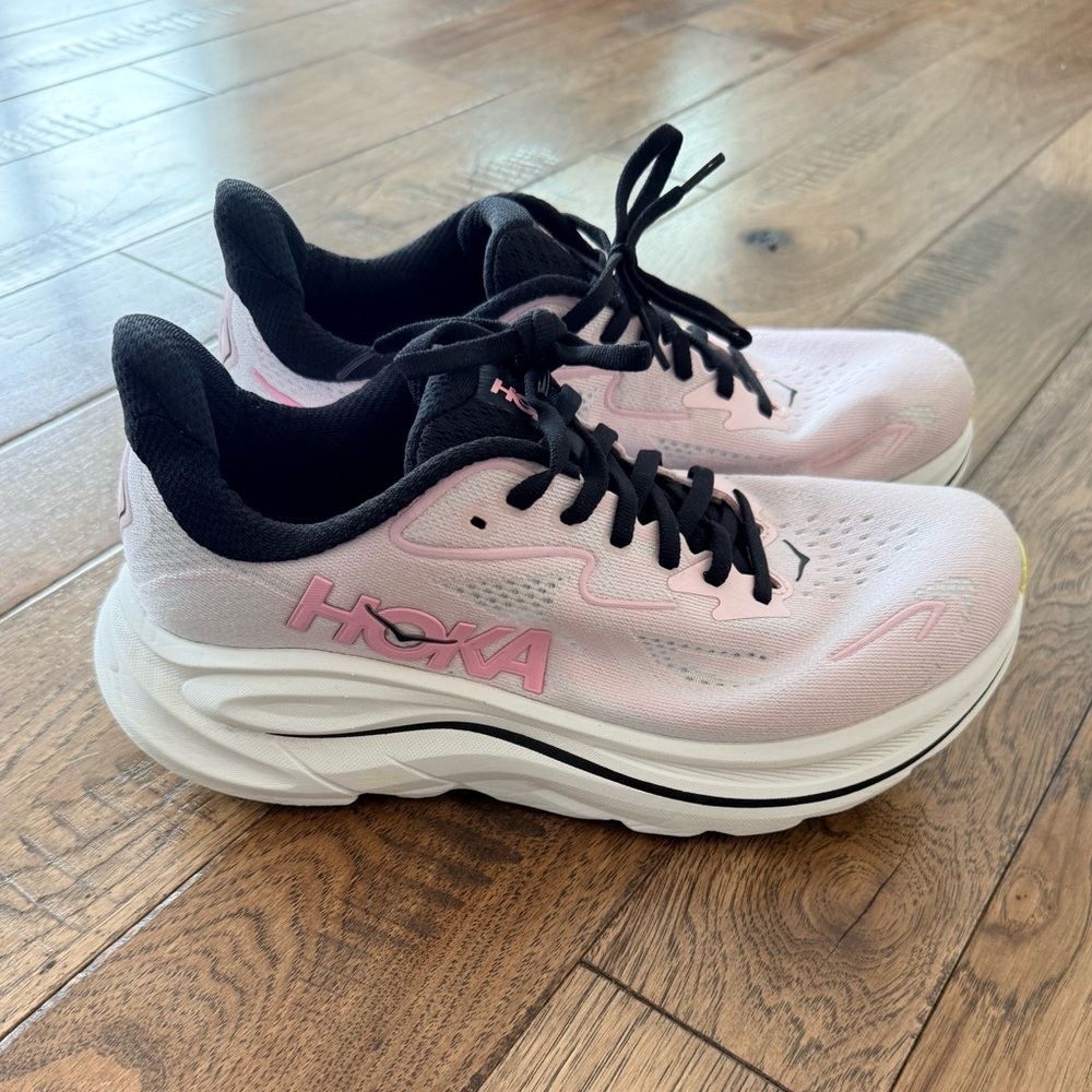 Hoka Women's Clifton 10 Athletic Shoes in Pink and Black